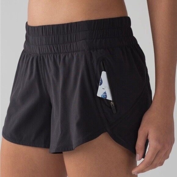 Lululemon Tracker Short V 4" Size 6 - Picture 4 of 4